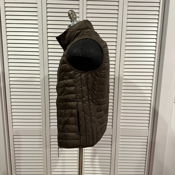 Uniqlo Men's Olive Green Down Vest - Small - Picture 2 of 6